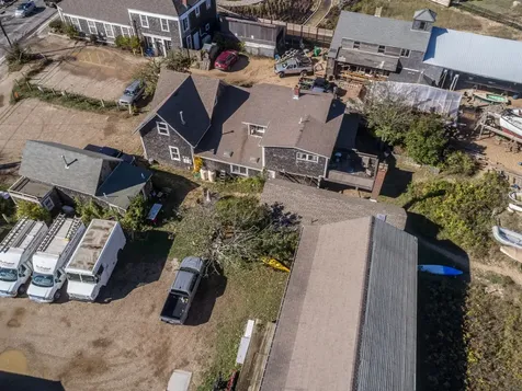 34 Beach Road Vineyard Haven MA 02568