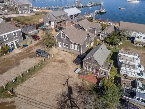 34 Beach Road Vineyard Haven MA 02568