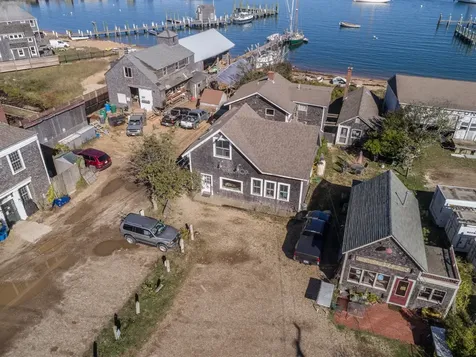 34 Beach Road Vineyard Haven MA 02568