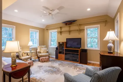5 Upper Meadow Lane Oak Bluffs MA 02557