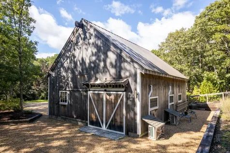 5 Upper Meadow Lane Oak Bluffs MA 02557