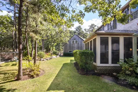 5 Upper Meadow Lane Oak Bluffs MA 02557