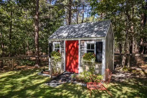 5 Upper Meadow Lane Oak Bluffs MA 02557