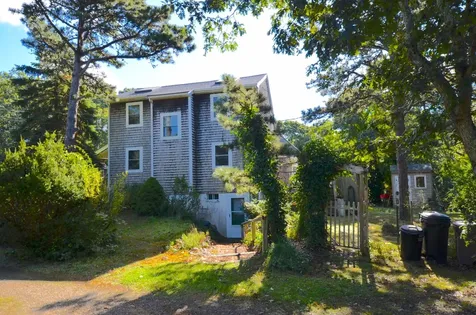 63 Manchester Avenue Oak Bluffs MA 02557