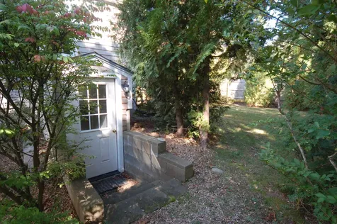 7 Clover Hill Drive Vineyard Haven MA 02568