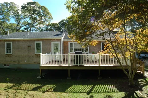 7 Clover Hill Drive Vineyard Haven MA 02568