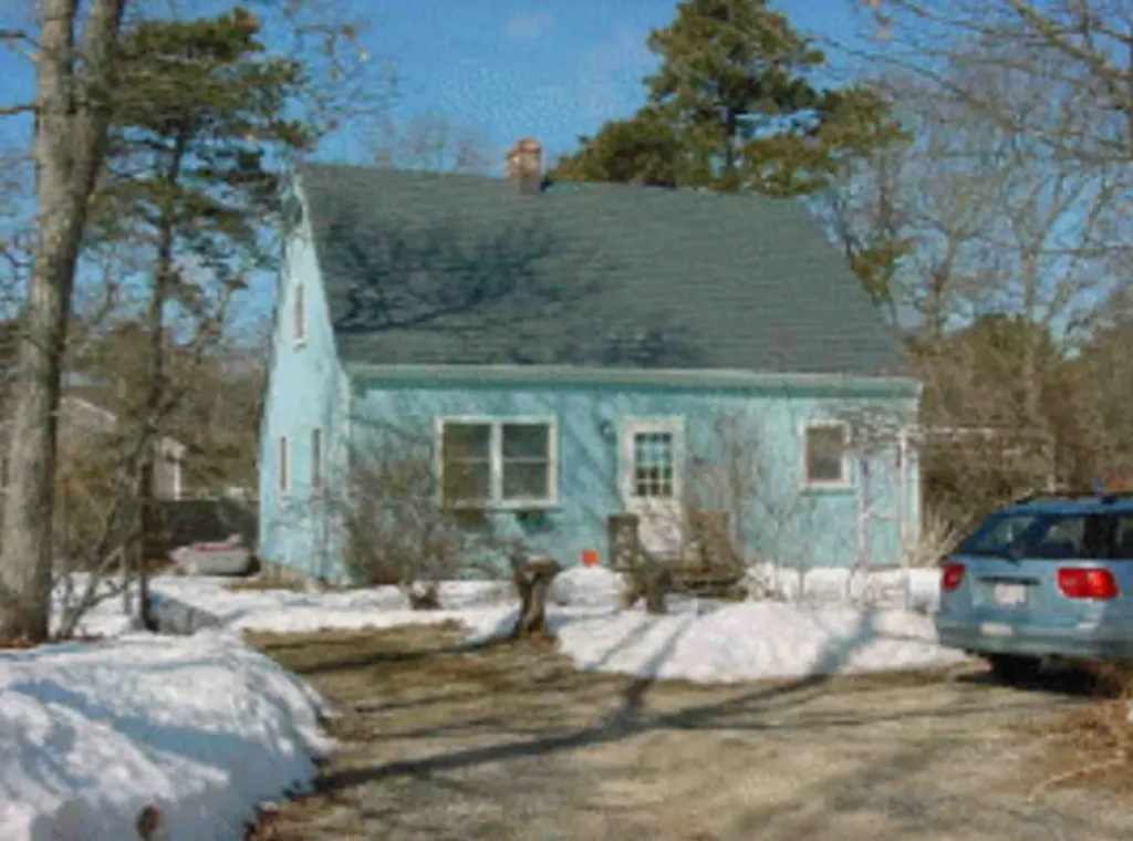 11 Beacon Avenue Oak Bluffs MA 02575