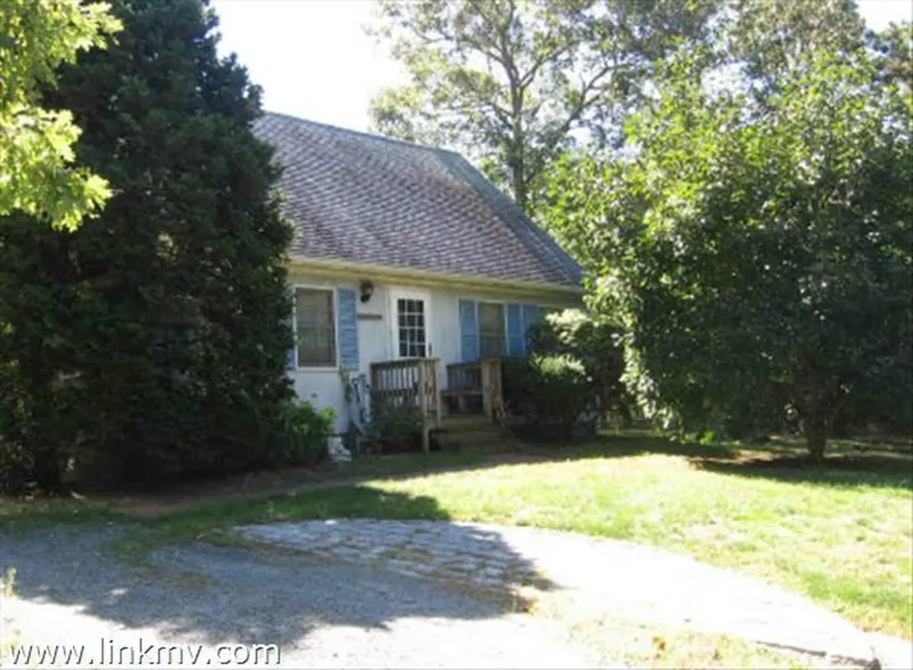 123 Spring Hill Road Vineyard Haven MA 02568