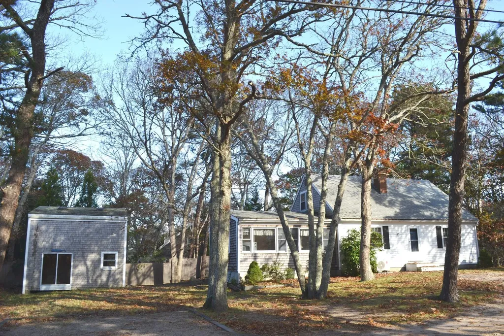 34 Chase Lane Vineyard Haven MA 02568
