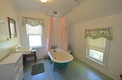 171 Circuit Avenue Oak Bluffs MA 02557