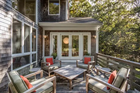 218 Lake Street Vineyard Haven MA 02568