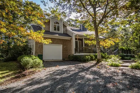 218 Lake Street Vineyard Haven MA 02568