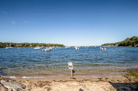 218 Lake Street Vineyard Haven MA 02568