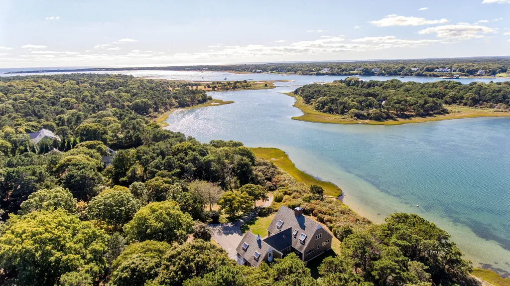 24 Litchfield Road Edgartown MA 02539