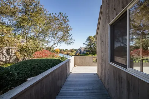 9 Stone Pound Way Oak Bluffs MA 02557