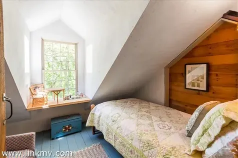 14 Mayhew Norton Road West Tisbury MA 02575