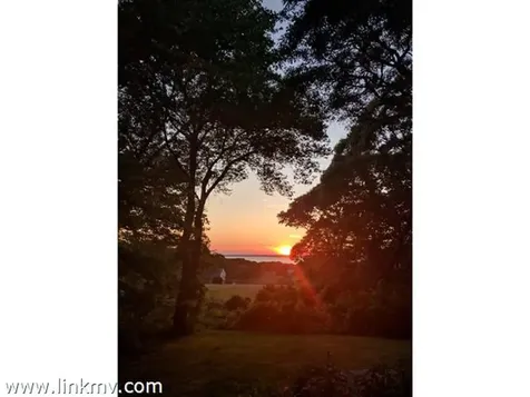 14 Mayhew Norton Road West Tisbury MA 02575