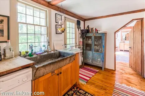 14 Mayhew Norton Road West Tisbury MA 02575