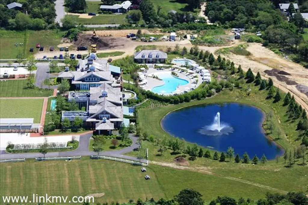 11 Field Club Lane Edgartown MA 02539