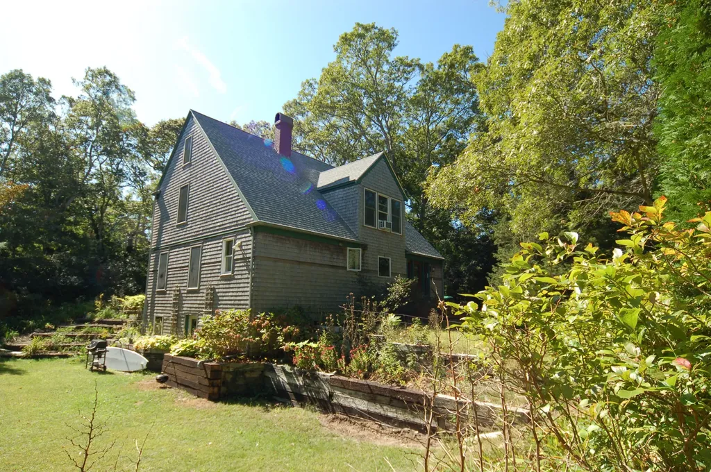 140 Tashmoo Avenue Vineyard Haven MA 02568