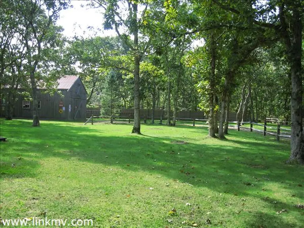 43 Old County Road West Tisbury MA 02575