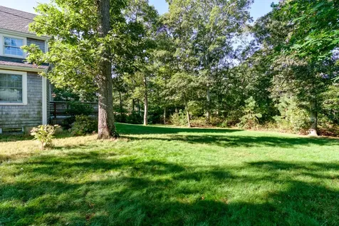 16 Clay Avenue Oak Bluffs MA 02557-1442