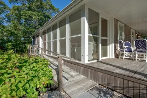 16 Clay Avenue Oak Bluffs MA 02557-1442