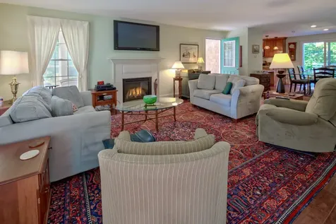 16 Clay Avenue Oak Bluffs MA 02557-1442