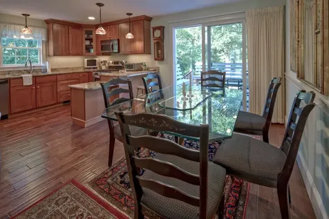 16 Clay Avenue Oak Bluffs MA 02557-1442