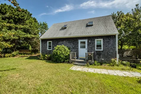 6 Hitchings Circle Oak Bluffs MA 02557