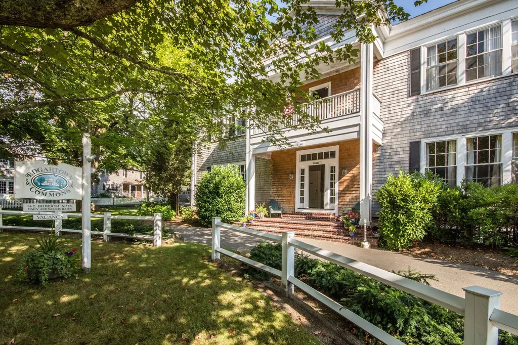 30 Peases Point Way North Edgartown MA 02539
