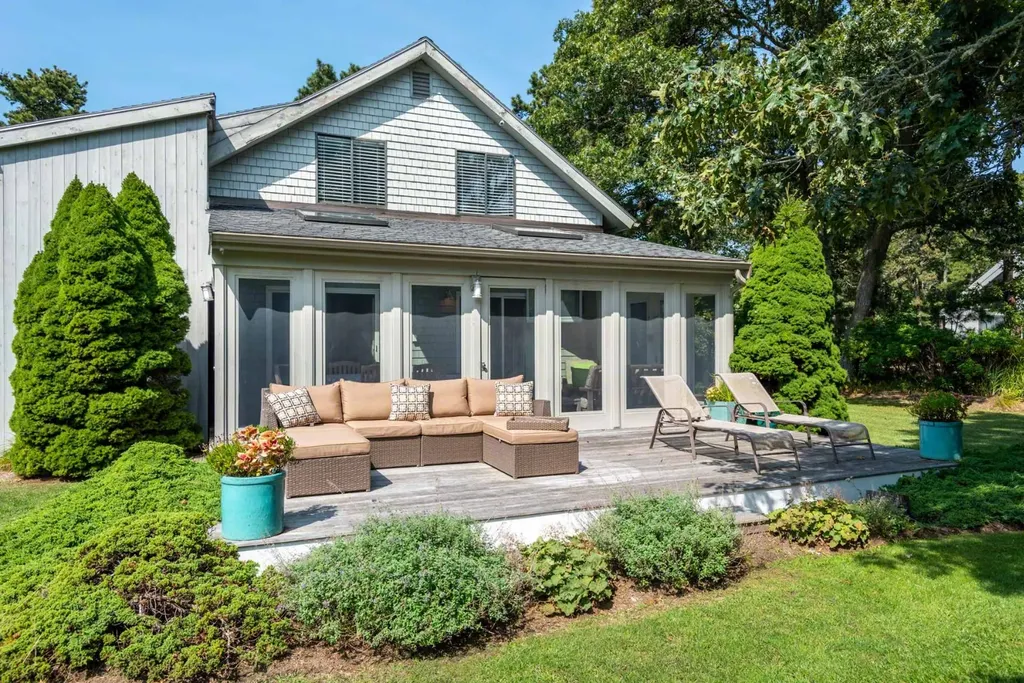 12 Zoll Road Edgartown MA 02539