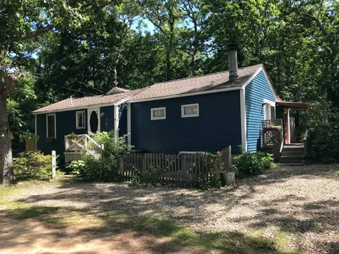 11 Myrtle Avenue Oak Bluffs MA 02557