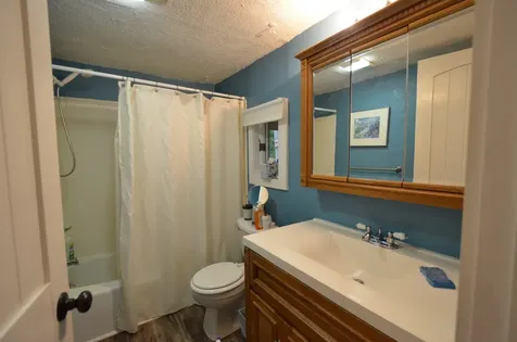11 Myrtle Avenue Oak Bluffs MA 02557