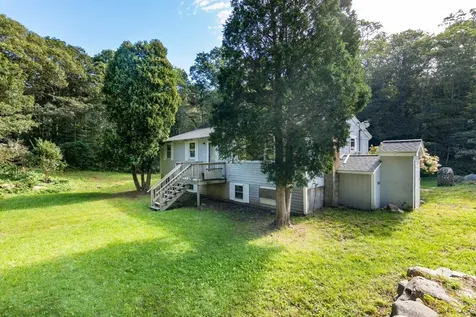 54 Snake Hollow Vineyard Haven MA 02568