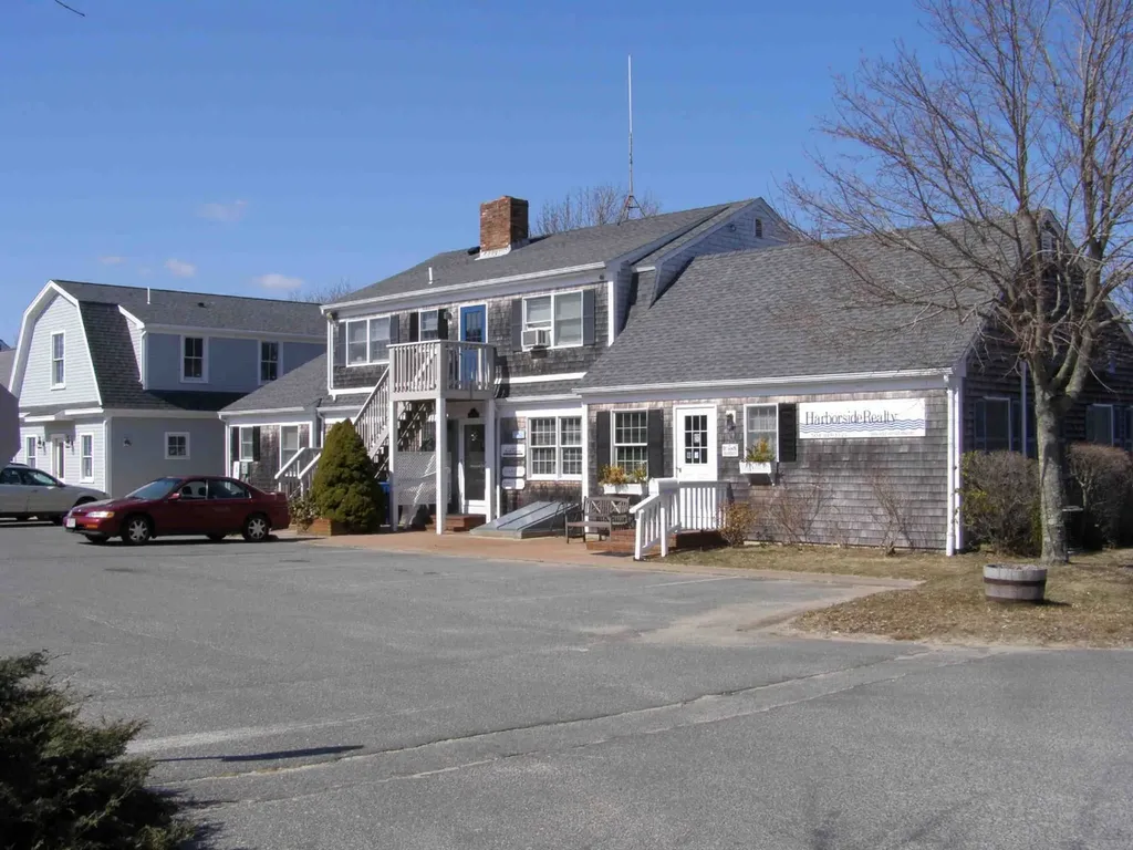 256 & 256a Edgartown Vineyard Haven Road Edgartown MA 02568