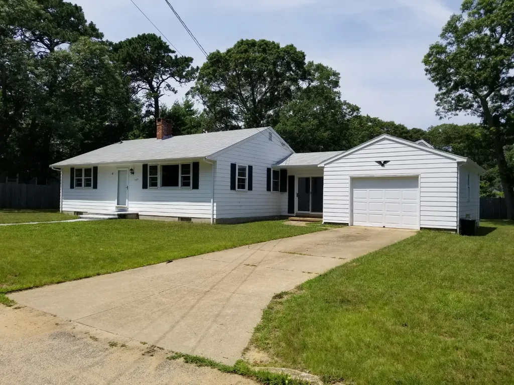 147 Fairfield Avenue Vineyard Haven MA 02568