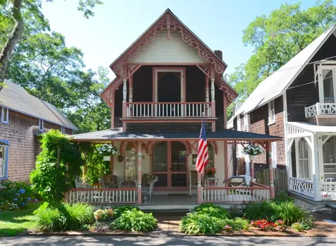 7 West Clinton Avenue Oak Bluffs MA 02557