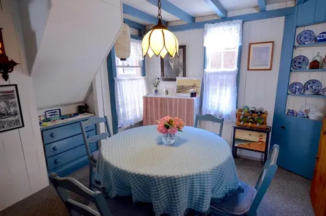 7 West Clinton Avenue Oak Bluffs MA 02557