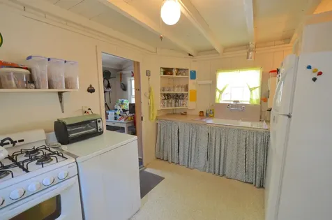 7 West Clinton Avenue Oak Bluffs MA 02557