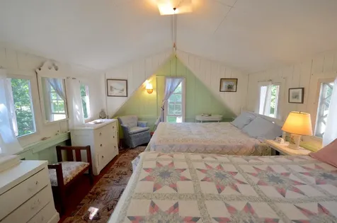 7 West Clinton Avenue Oak Bluffs MA 02557