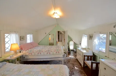 7 West Clinton Avenue Oak Bluffs MA 02557