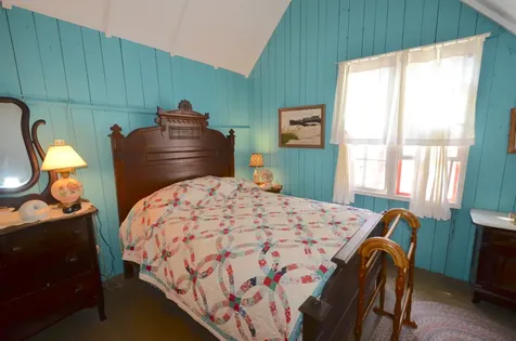 7 West Clinton Avenue Oak Bluffs MA 02557