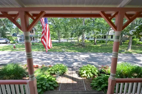 7 West Clinton Avenue Oak Bluffs MA 02557
