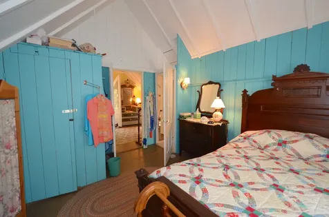 7 West Clinton Avenue Oak Bluffs MA 02557