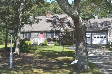 9 North Meadow Lane Oak Bluffs MA 02557