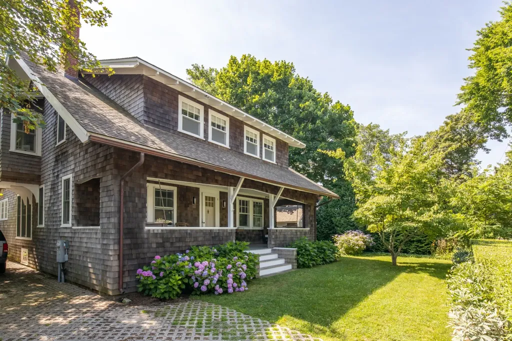 71 School Street Edgartown MA 02539