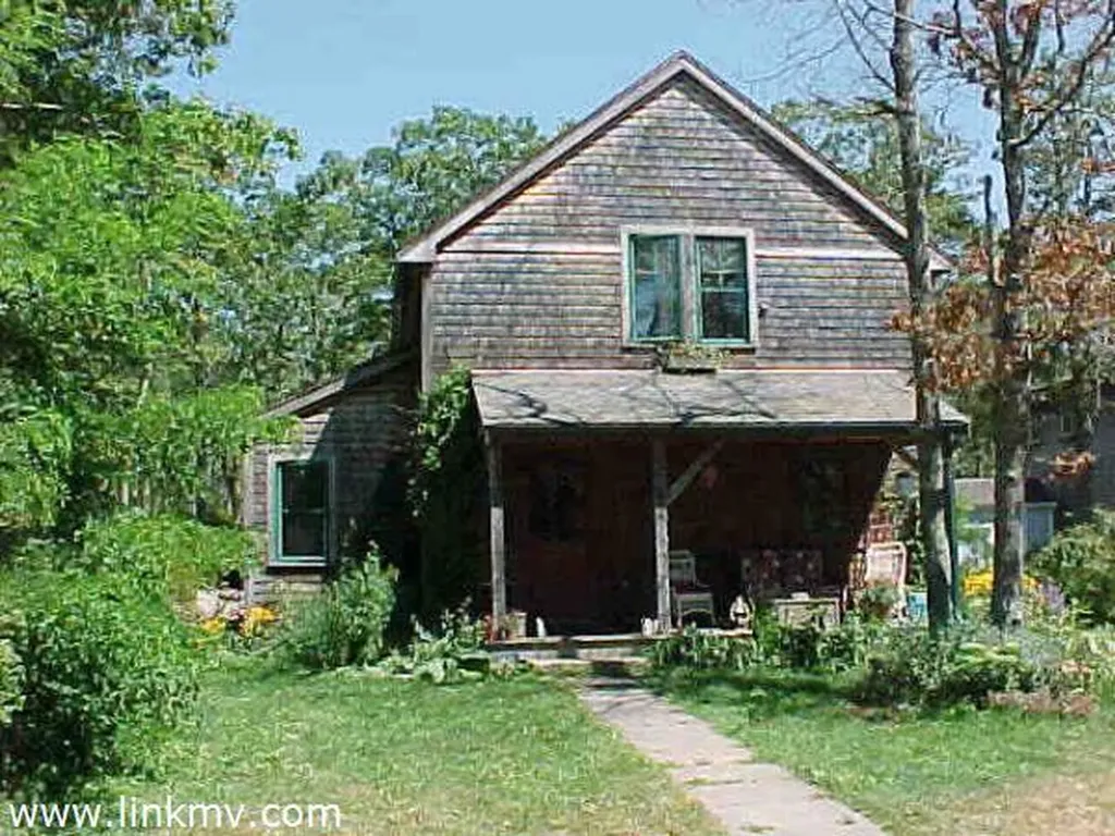 10 Rock Pond Road West Tisbury MA 02575