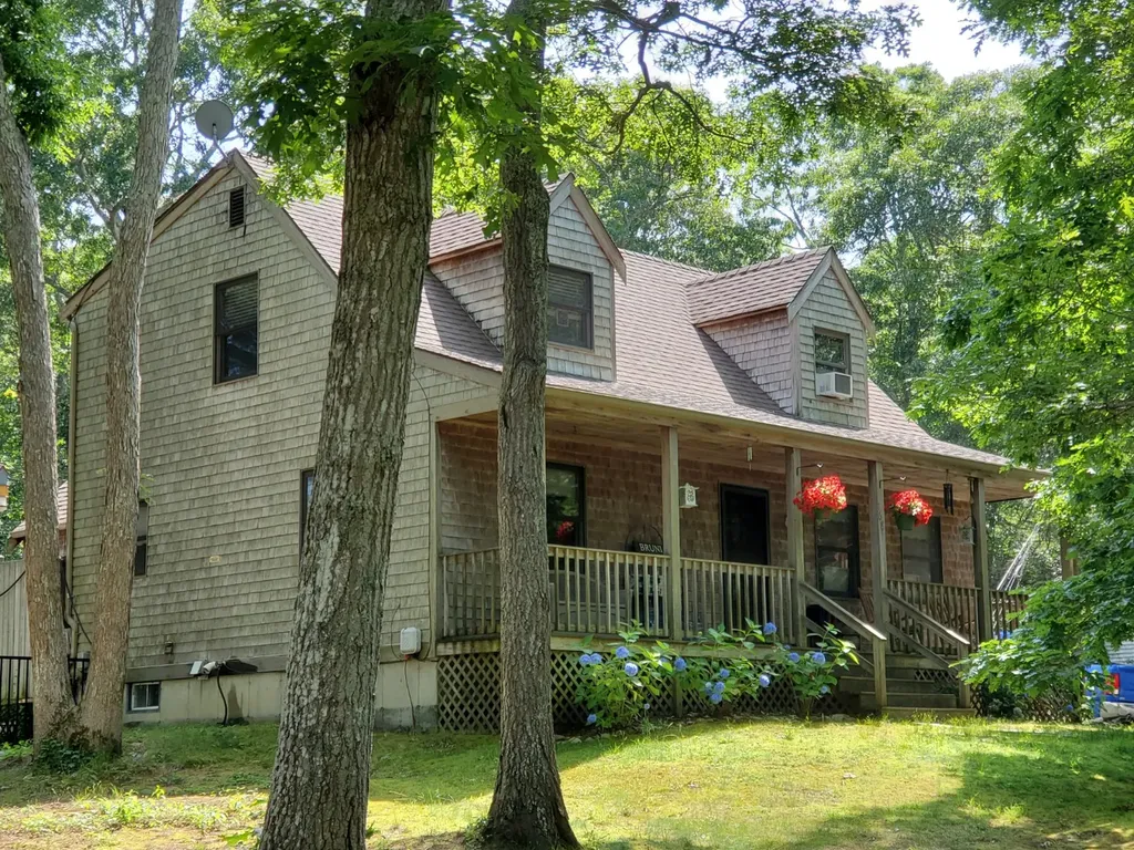 168 Norton Avenue Vineyard Haven MA 02568