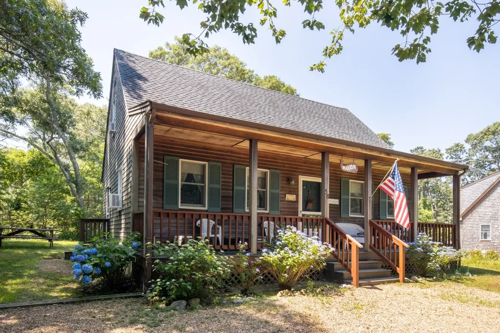 58 Barnes Road Oak Bluffs MA 02557